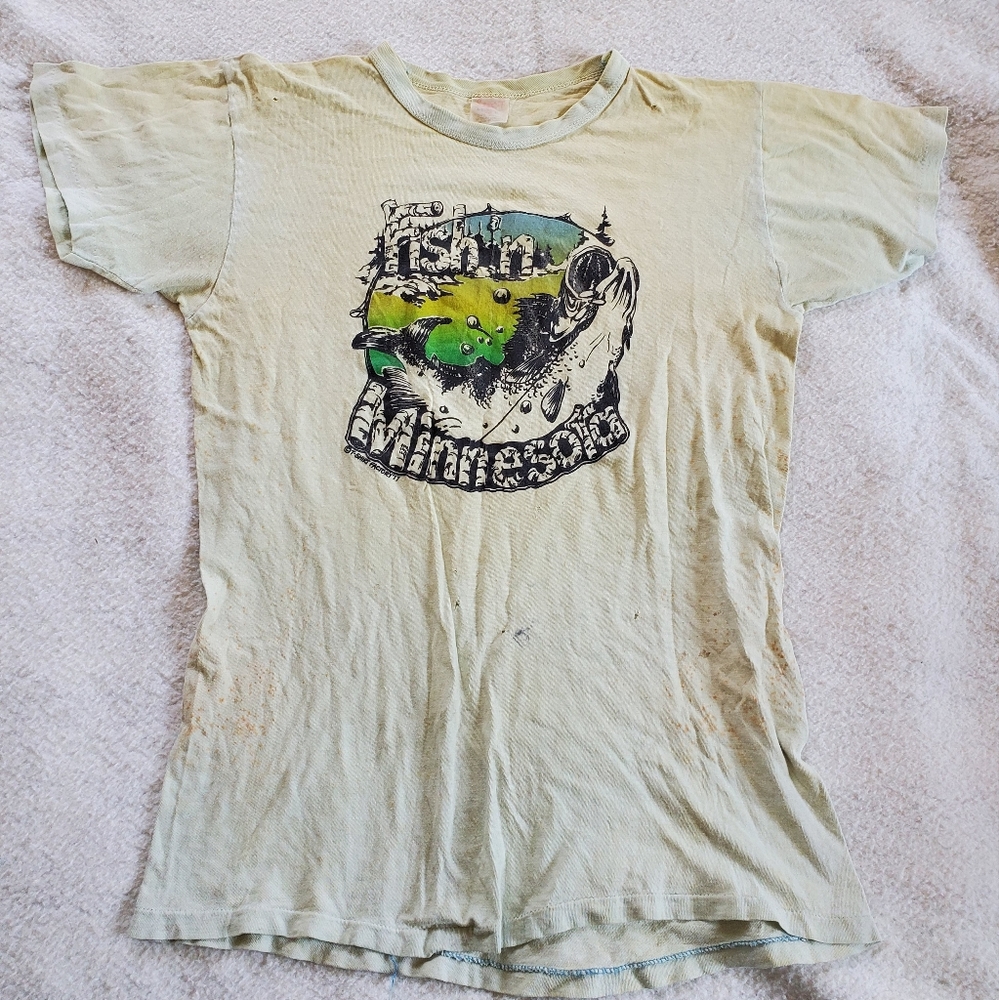 Fishin' Minnesota Distressed Vintage 1977 T-Shirt, Sz M